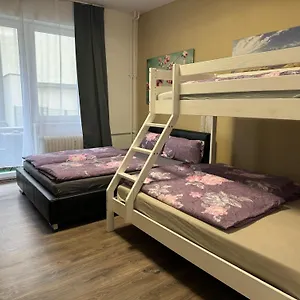 Apartment Pur - Für Bis Zu 12 Personen, Berlin